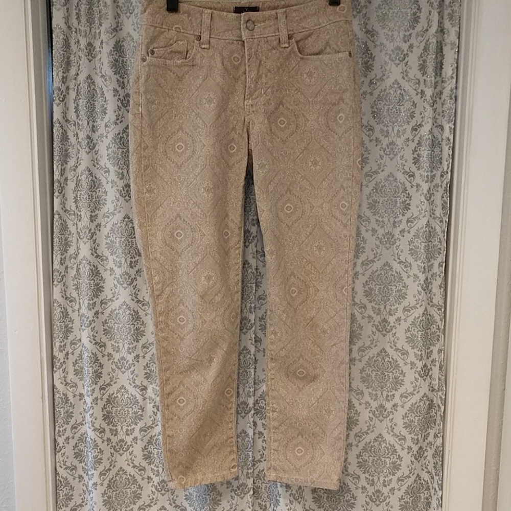 3/$20 🌈 NYDJ cropped jeans